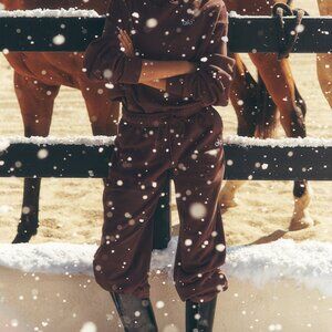 Alo Yoga Accolade Straight Leg Sweatpant Brownstone